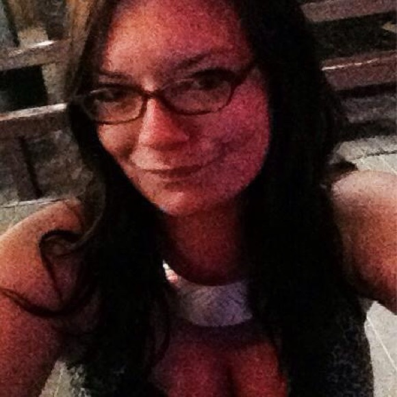 Meet your Posher, Janet - Picture 7 of 8